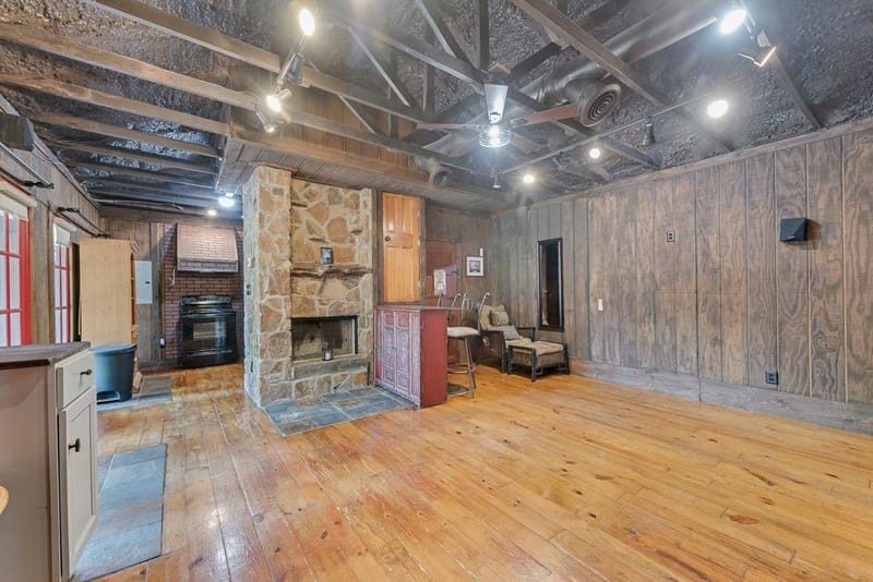 705 N Main Street, Grapevine TX 76051 - Photo 23