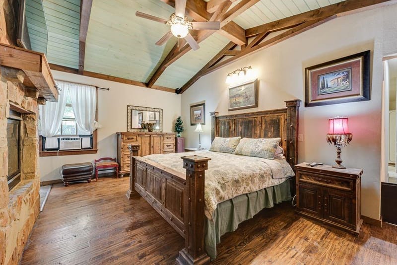 705 N Main Street, Grapevine TX 76051 - Photo 17