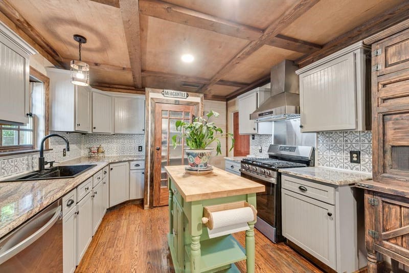 705 N Main Street, Grapevine TX 76051 - Photo 12