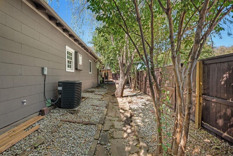 705 N Main Street, Grapevine TX 76051 - Photo 39