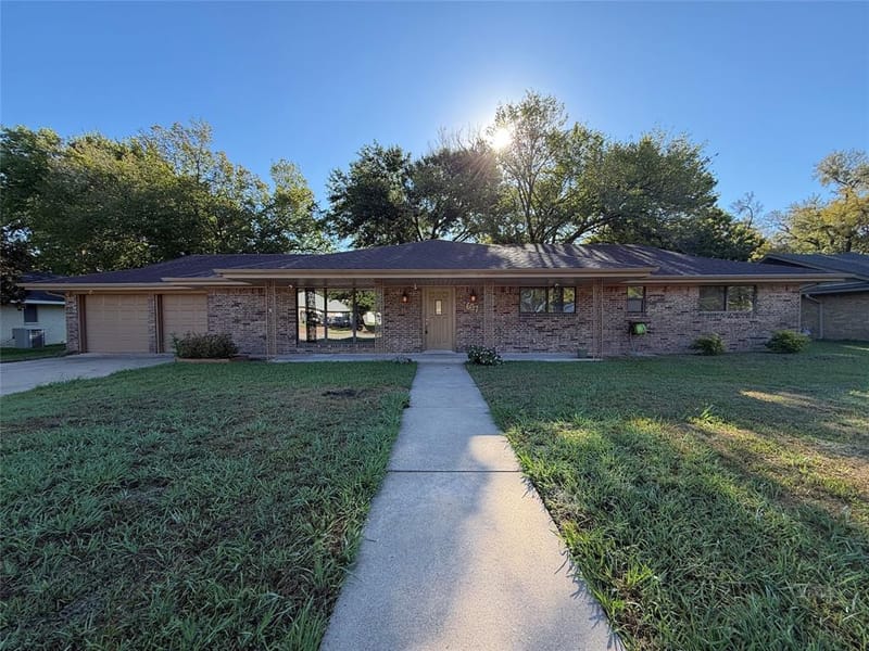 607 Turtle Creek Drive, Greenville TX 75402