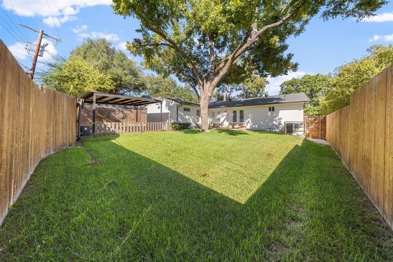 9735 Queenswood Lane, Dallas TX 75238 - Photo 27