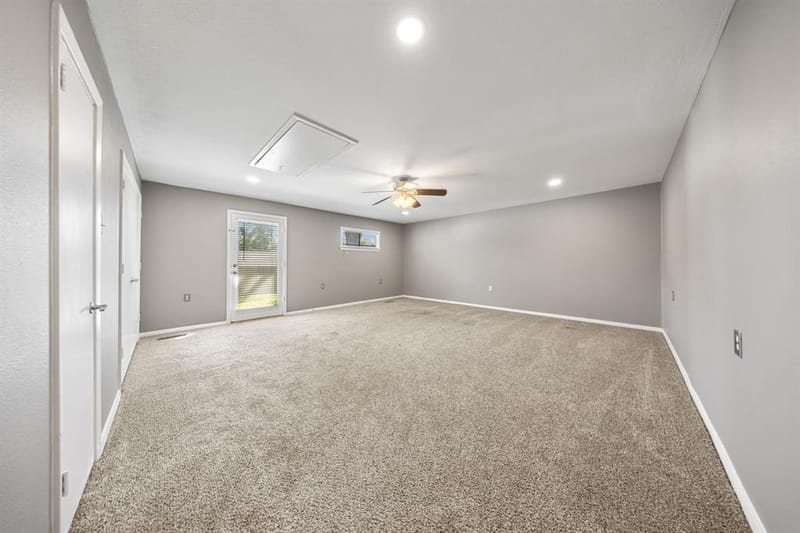 9735 Queenswood Lane, Dallas TX 75238 - Photo 24