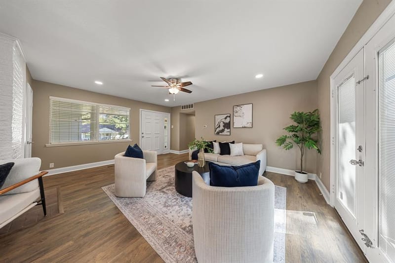 9735 Queenswood Lane, Dallas TX 75238 - Photo 14
