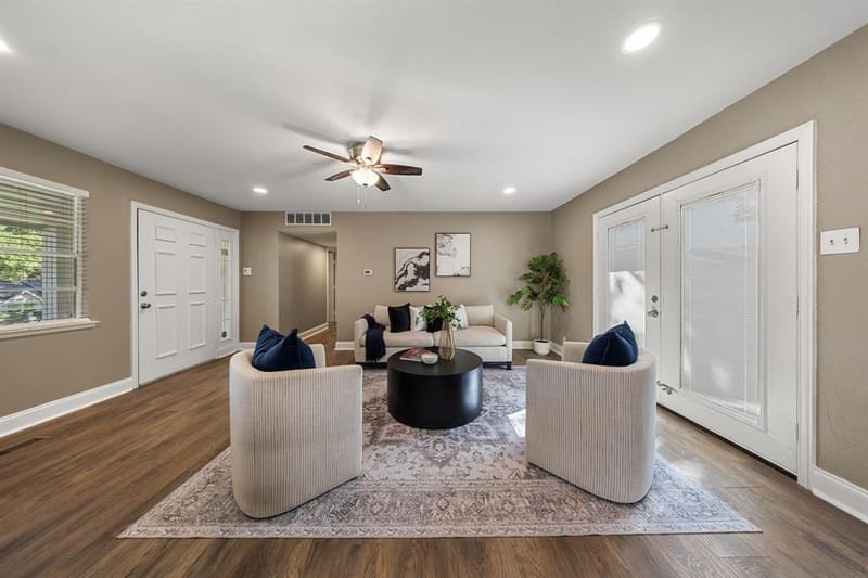 9735 Queenswood Lane, Dallas TX 75238 - Photo 15