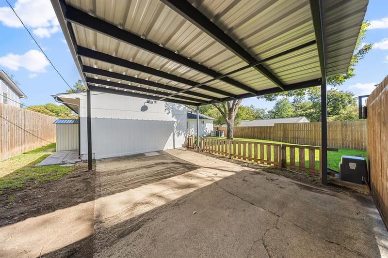 9735 Queenswood Lane, Dallas TX 75238 - Photo 29