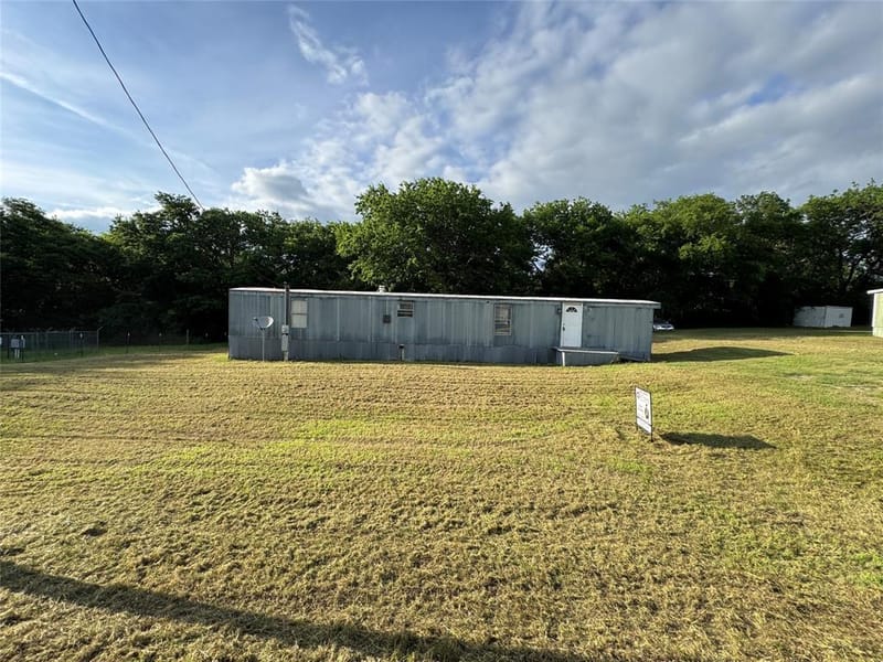 204 W Tarrant Street, Cumby TX 75433 - Photo 17