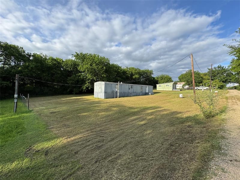 204 W Tarrant Street, Cumby TX 75433 - Photo 18
