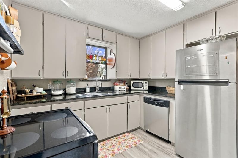 425 Dunaway Lane, Azle TX 76020 - Photo 13