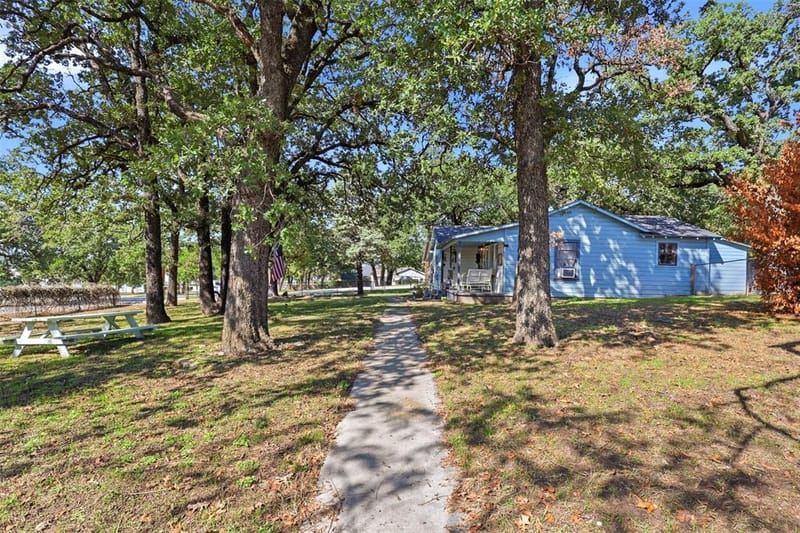 425 Dunaway Lane, Azle TX 76020 - Photo 28