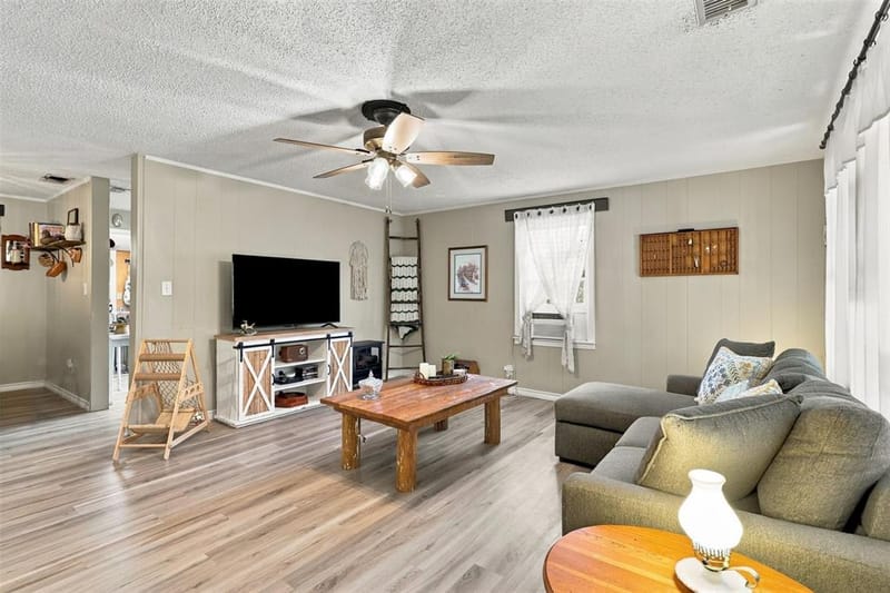 425 Dunaway Lane, Azle TX 76020 - Photo 9