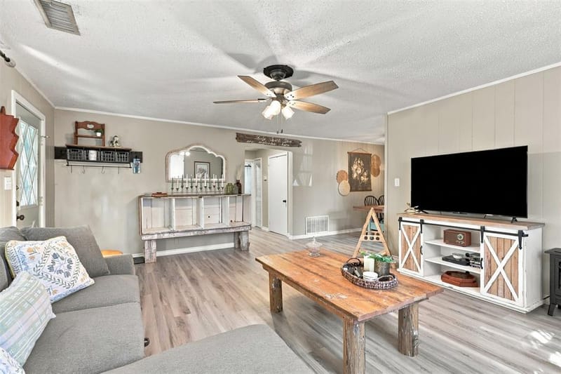 425 Dunaway Lane, Azle TX 76020 - Photo 10