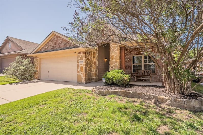 10100 Cougar Trail, Fort Worth TX 76108 - Photo 2