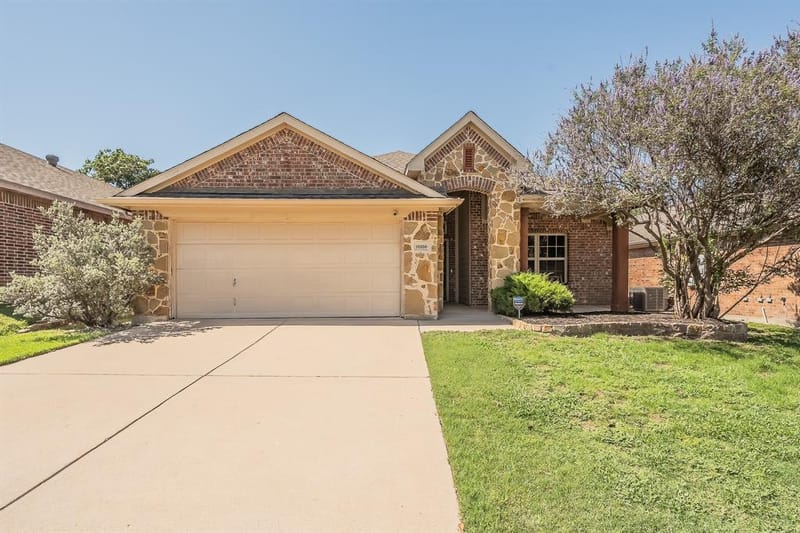 10100 Cougar Trail, Fort Worth TX 76108
