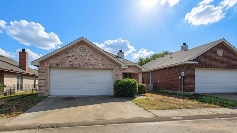 1031 Gaynor Avenue, Duncanville TX 75137