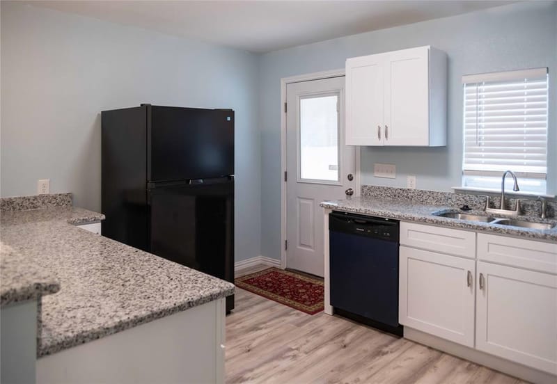506 W 7th Street, Bonham TX 75418 - Photo 13