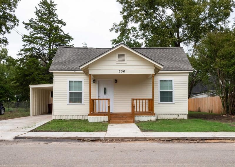 506 W 7th Street, Bonham TX 75418