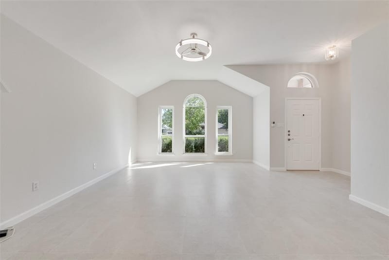7016 Snowivy Court, Arlington TX 76001 - Photo 6