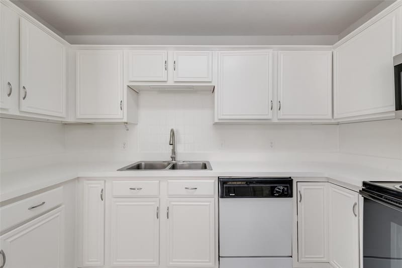 7016 Snowivy Court, Arlington TX 76001 - Photo 16
