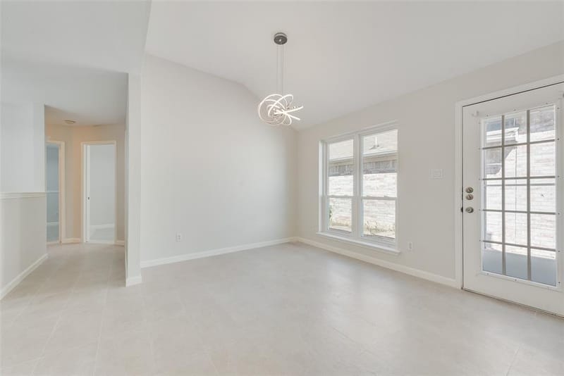 7016 Snowivy Court, Arlington TX 76001 - Photo 12