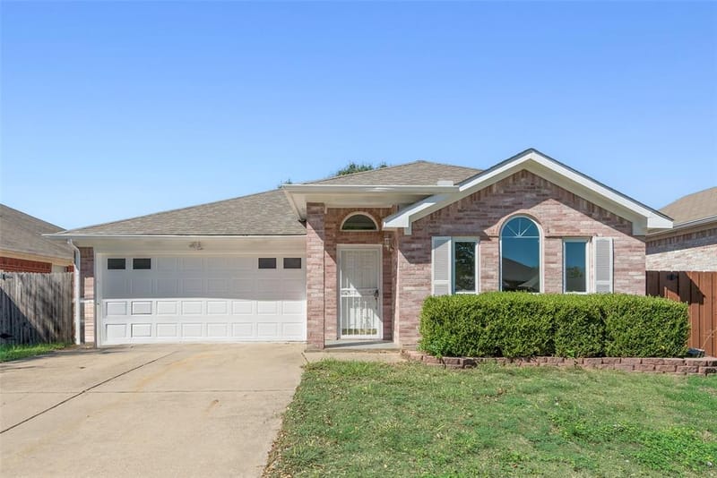 7016 Snowivy Court, Arlington TX 76001