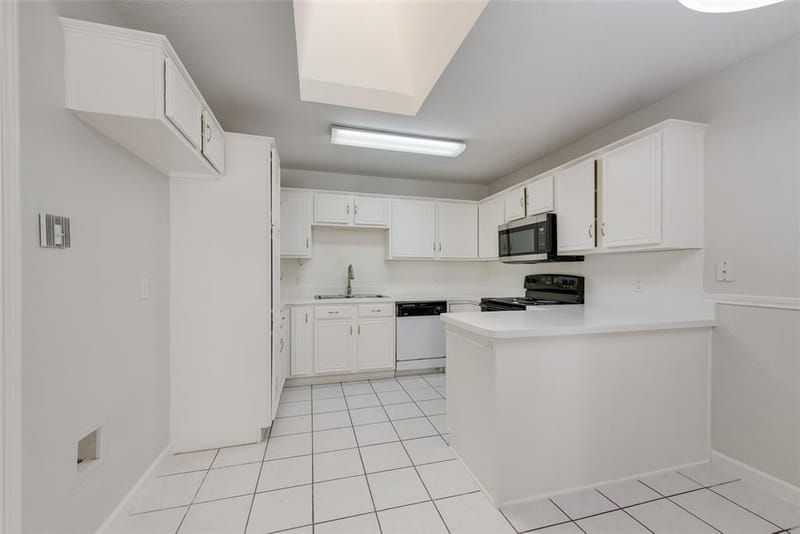 7016 Snowivy Court, Arlington TX 76001 - Photo 14