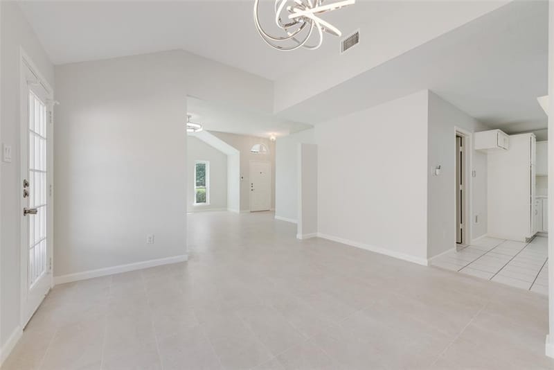 7016 Snowivy Court, Arlington TX 76001 - Photo 11