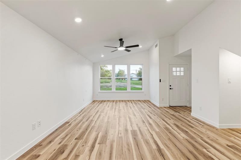 104 E Miller, Whitewright TX 75491 - Photo 6