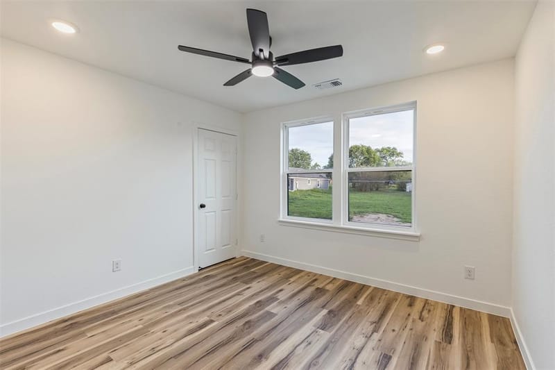 104 E Miller, Whitewright TX 75491 - Photo 33