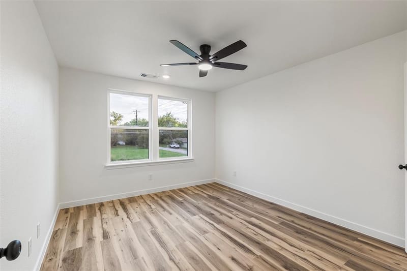 104 E Miller, Whitewright TX 75491 - Photo 25