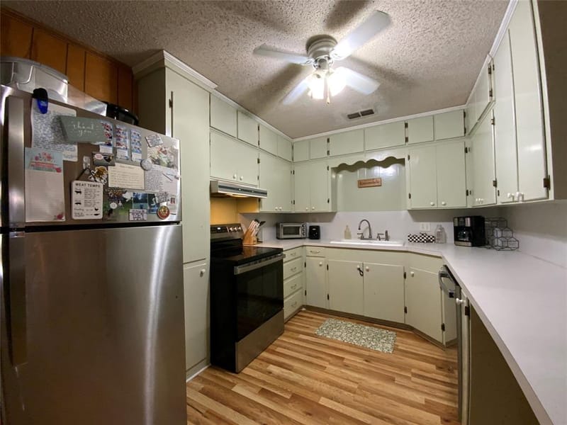 105 N Cole Street, Comanche TX 76442 - Photo 6