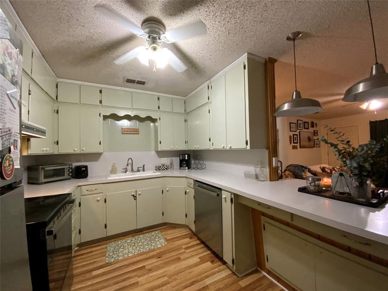 105 N Cole Street, Comanche TX 76442 - Photo 7