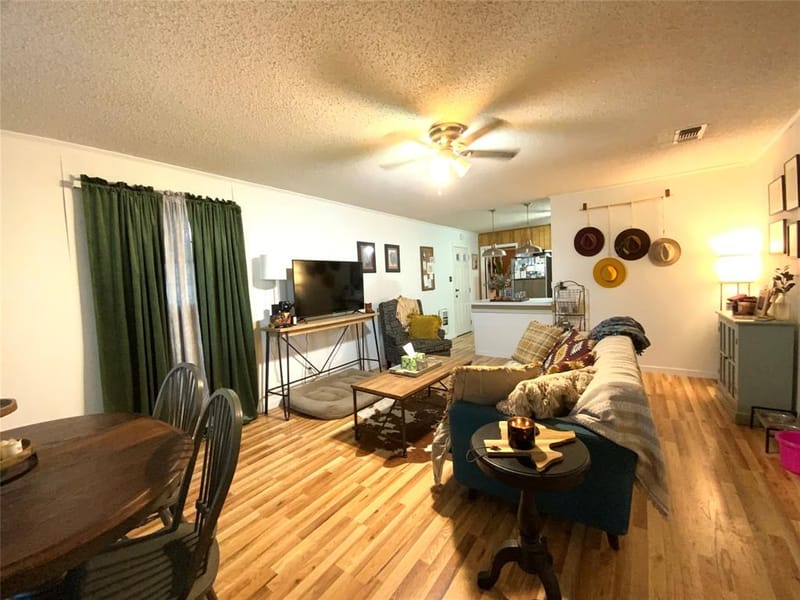 105 N Cole Street, Comanche TX 76442 - Photo 4