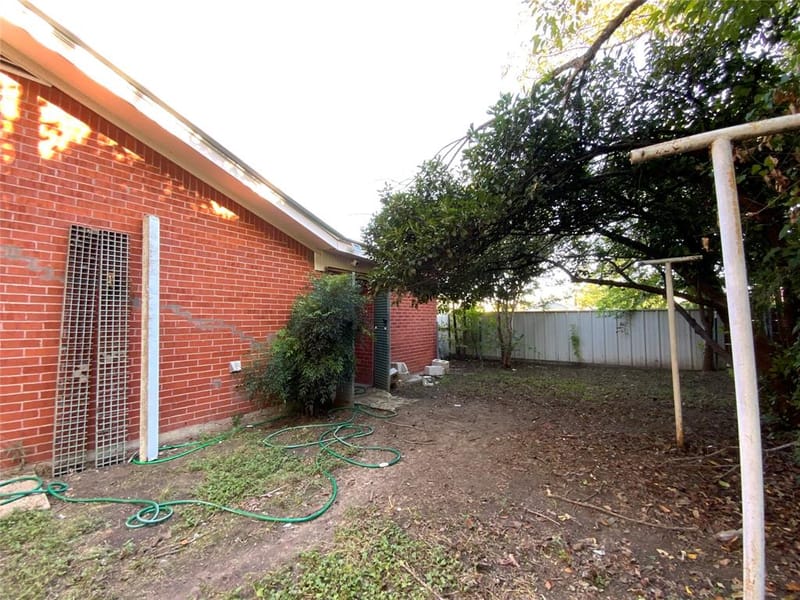 105 N Cole Street, Comanche TX 76442 - Photo 21