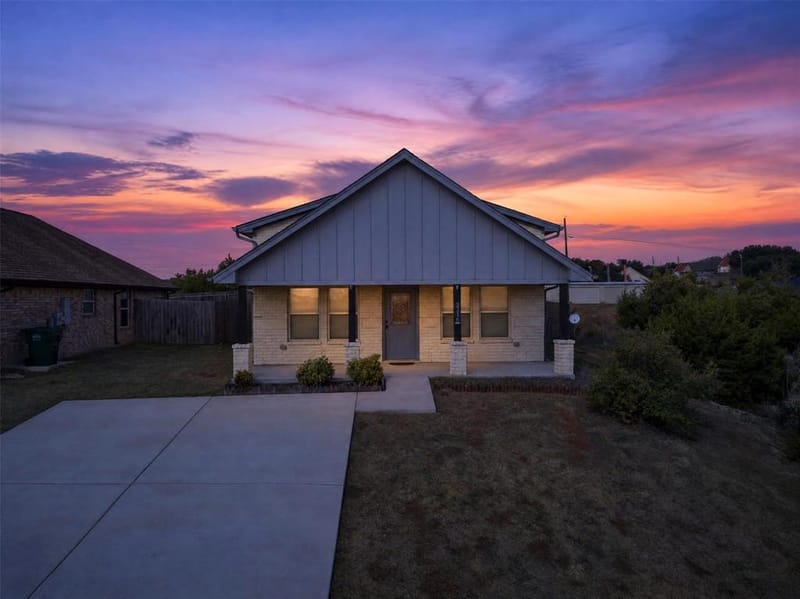 2316 Woodview Trail, Granbury TX 76048 - Photo 3