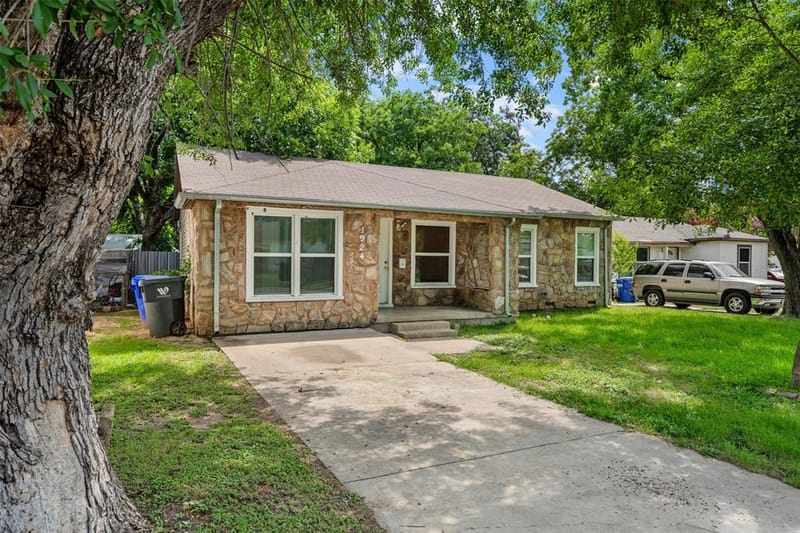 1924 Connally Street, Waco TX 76711 - Photo 2
