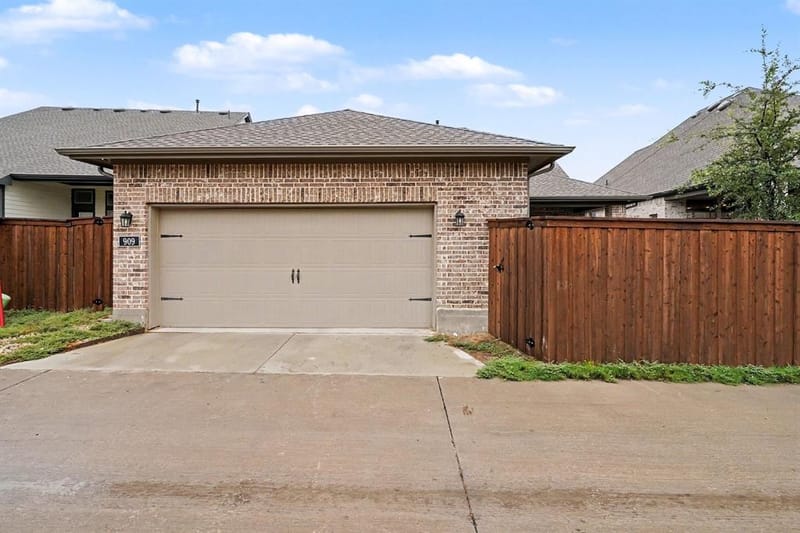 909 Almond Blossom Circle, Crowley TX 76036 - Photo 26