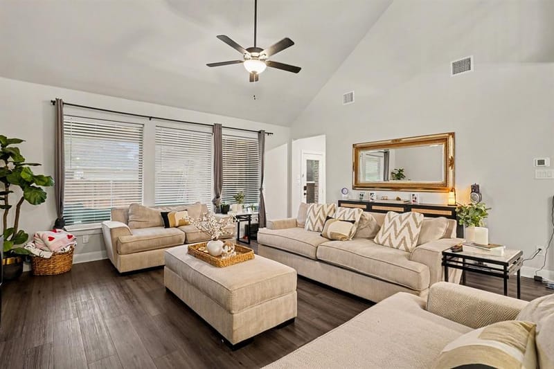 909 Almond Blossom Circle, Crowley TX 76036 - Photo 5