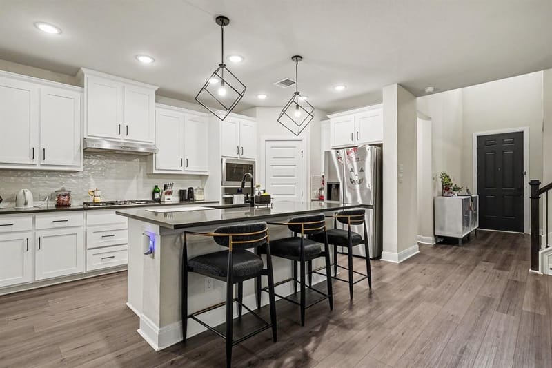 909 Almond Blossom Circle, Crowley TX 76036 - Photo 8