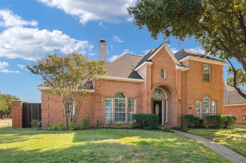 9612 E Oaks Lane, Irving TX 75063 - Photo 2