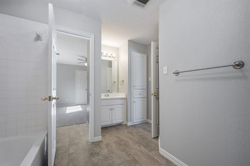 9612 E Oaks Lane, Irving TX 75063 - Photo 22