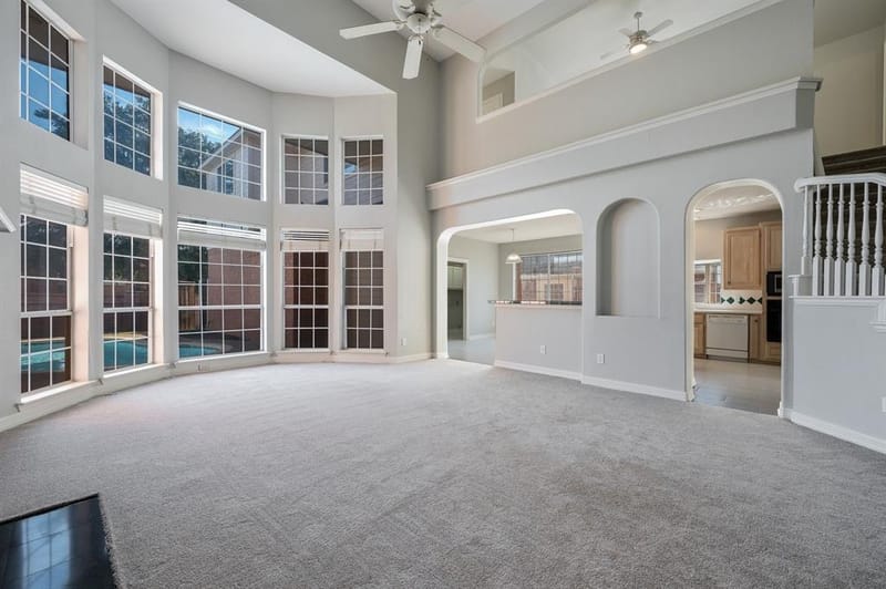 9612 E Oaks Lane, Irving TX 75063 - Photo 3