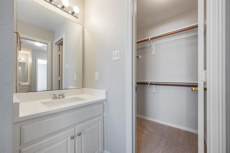 9612 E Oaks Lane, Irving TX 75063 - Photo 25