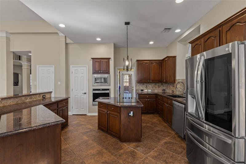 5705 Sandalwood Drive, McKinney TX 75072 - Photo 10