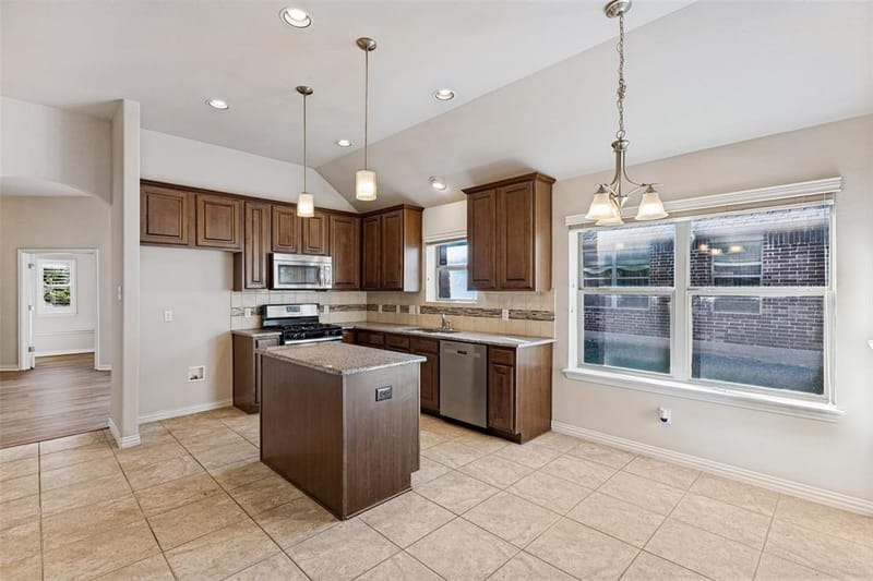 12441 Woods Edge Trail, Fort Worth TX 76244 - Photo 10