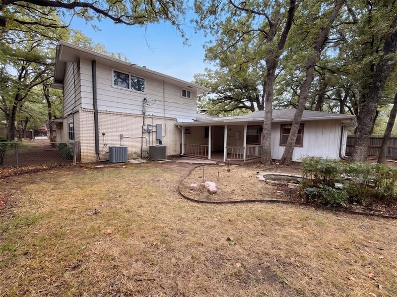 3411 Halifax Drive, Arlington TX 76013 - Photo 5