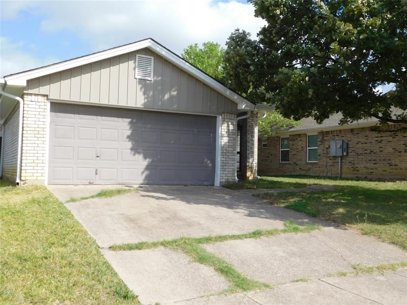 10630 Lone Pine Lane, Fort Worth TX 76108 - Photo 2