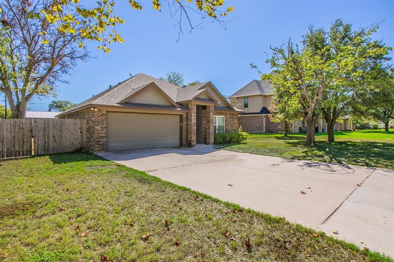 1502 Jane Lane, West TX 76691 - Photo 2