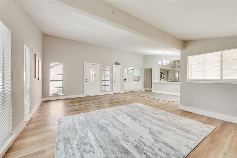 3422 Knoll Point Drive, Garland TX 75043 - Photo 5