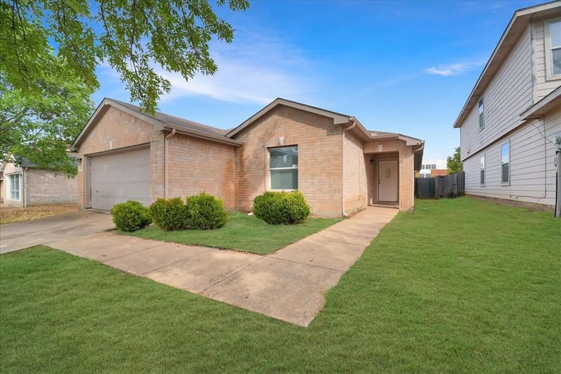 9103 Prairie Bluff Drive, Dallas TX 75227 - Photo 3